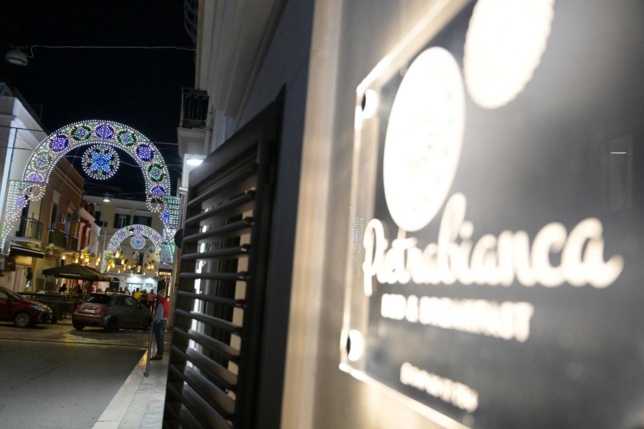 Pietrabianca Santa Maria Apartments มันเฟรโดเนีย ภายนอก รูปภาพ